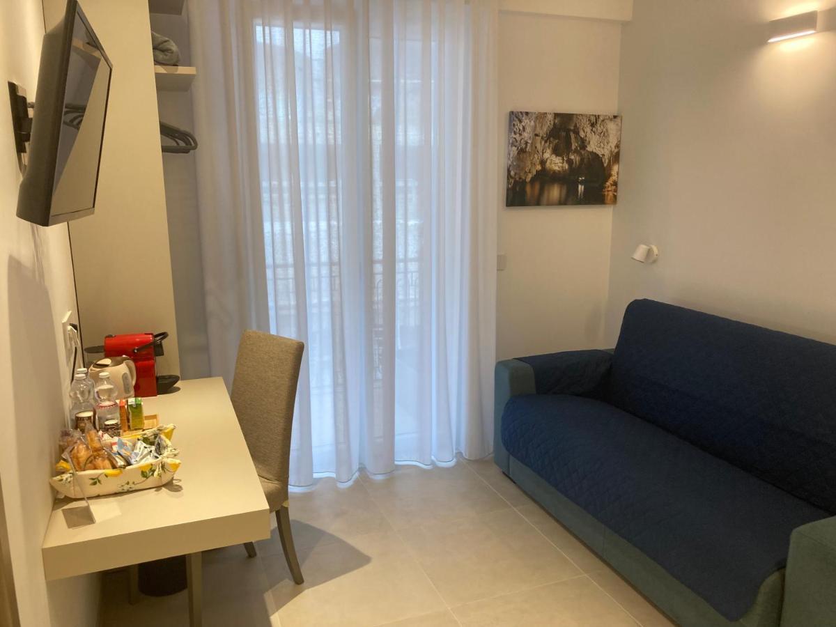 Divina Holiday - Rooms Maiori Exterior foto